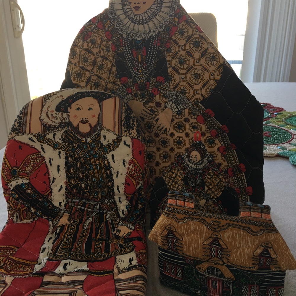 Victorian tea cozy - oven mitt - two egg covers